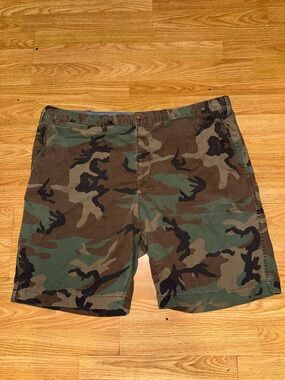 Polo Ralph Lauren Flat Front Relaxed Fit Shorts Chino Camo Green 10 inch 44B.